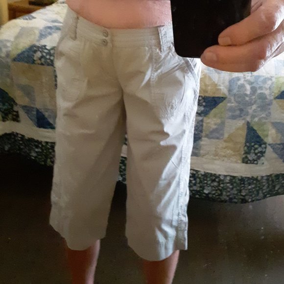 SALE EUC Aeropostale Grey Shorts/Skimmer 7/8 - Picture 5 of 12